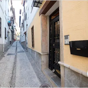 https://bajo-en-centro-histrico-frente-alhambra.es-andalucia.com